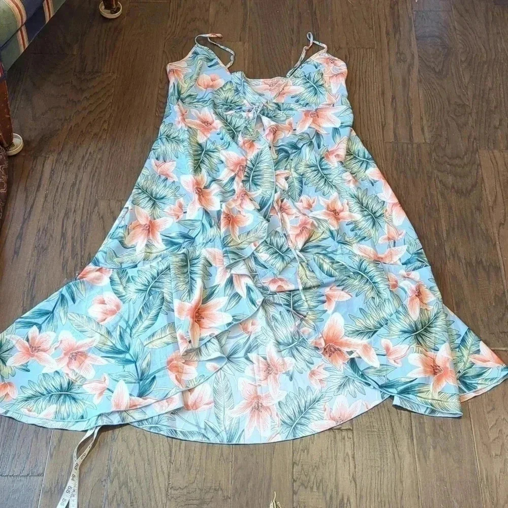 Bathing suit Cover Up - Picture 3 of 10